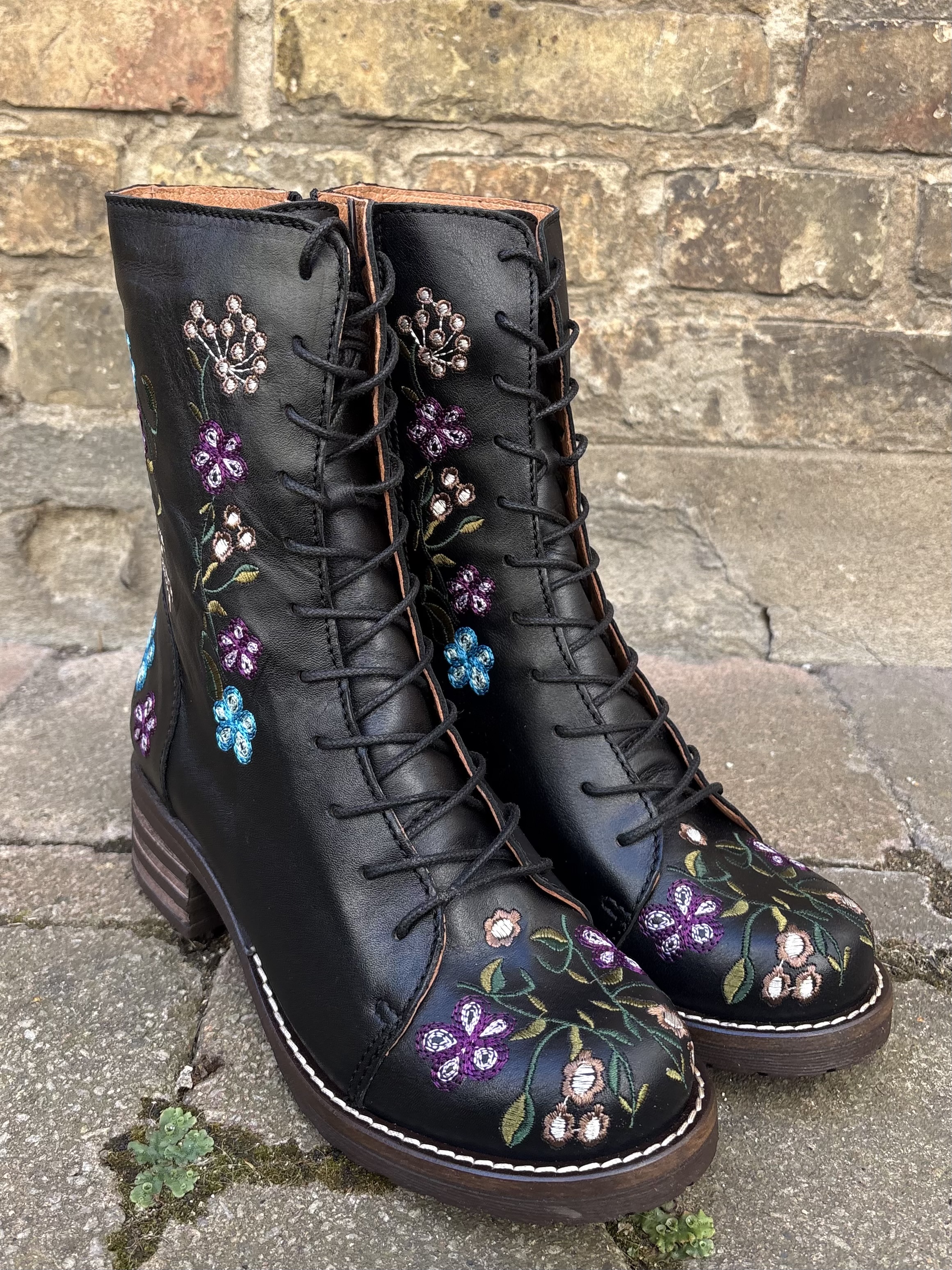 Brako Military blommiga kängor med lila och turkosa Flower Power blommor, svarta - 3