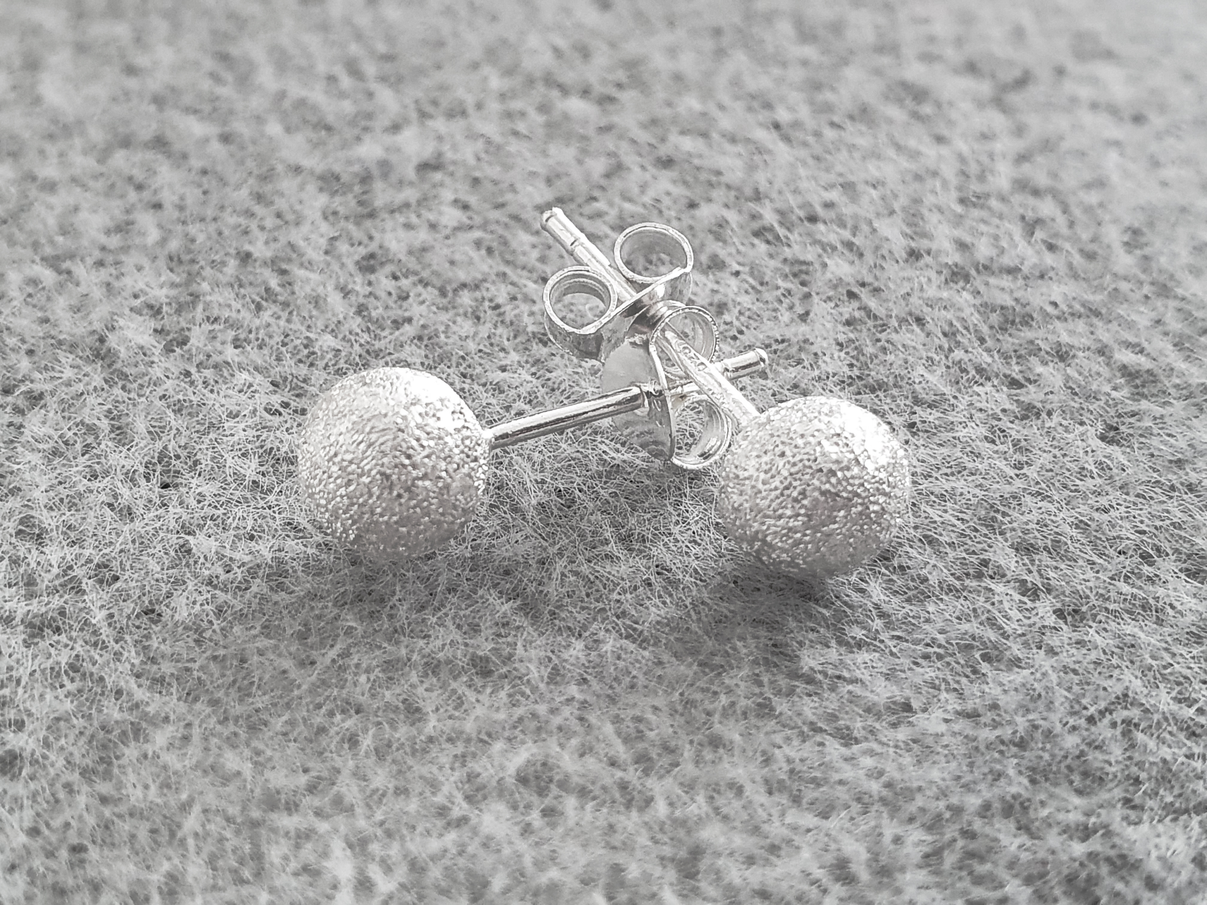 Glitter ball 6 mm, ear stud, 925 silver