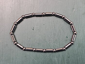 Hematin armband 4 mm, kula + cylinder  ca. 19cm
