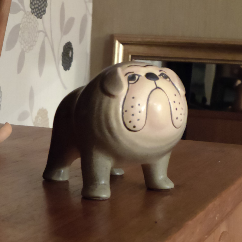 Bulldog grå av Lisa Larson  