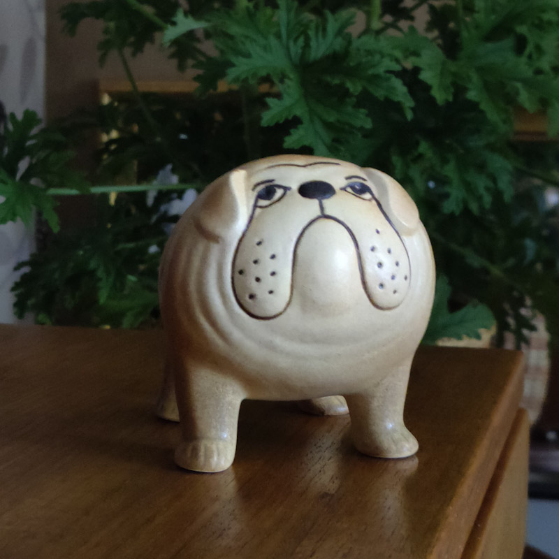 Bulldog brun av Lisa Larson  - 3