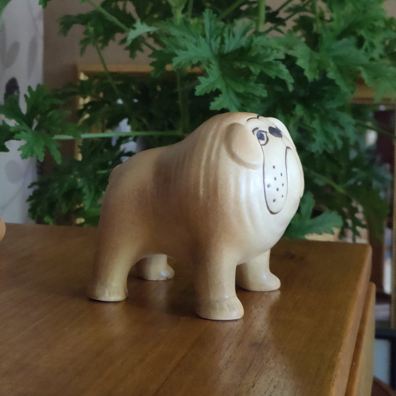 Bulldog brun av Lisa Larson  - 2