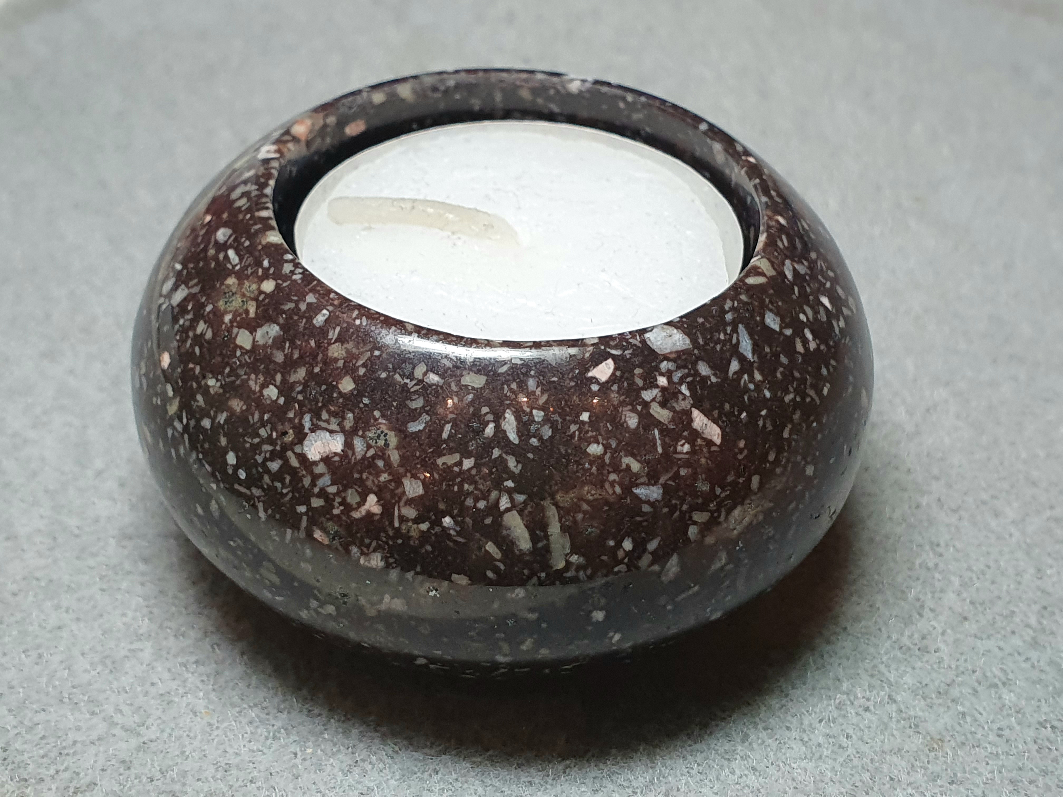Värmeljusstake mellan, ca. 65 mm Älvdalsporfyr, Porfyr från Blybergbrottet