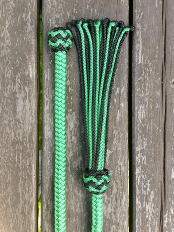 Mecatetygel med ändknop och tofs - 10 mm, 6,70 m, Grön