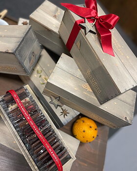 FÖRHANDSBOKA - Kalmar Chokladfabrik Chokladkalender GRÅ 2026 Ekologisk