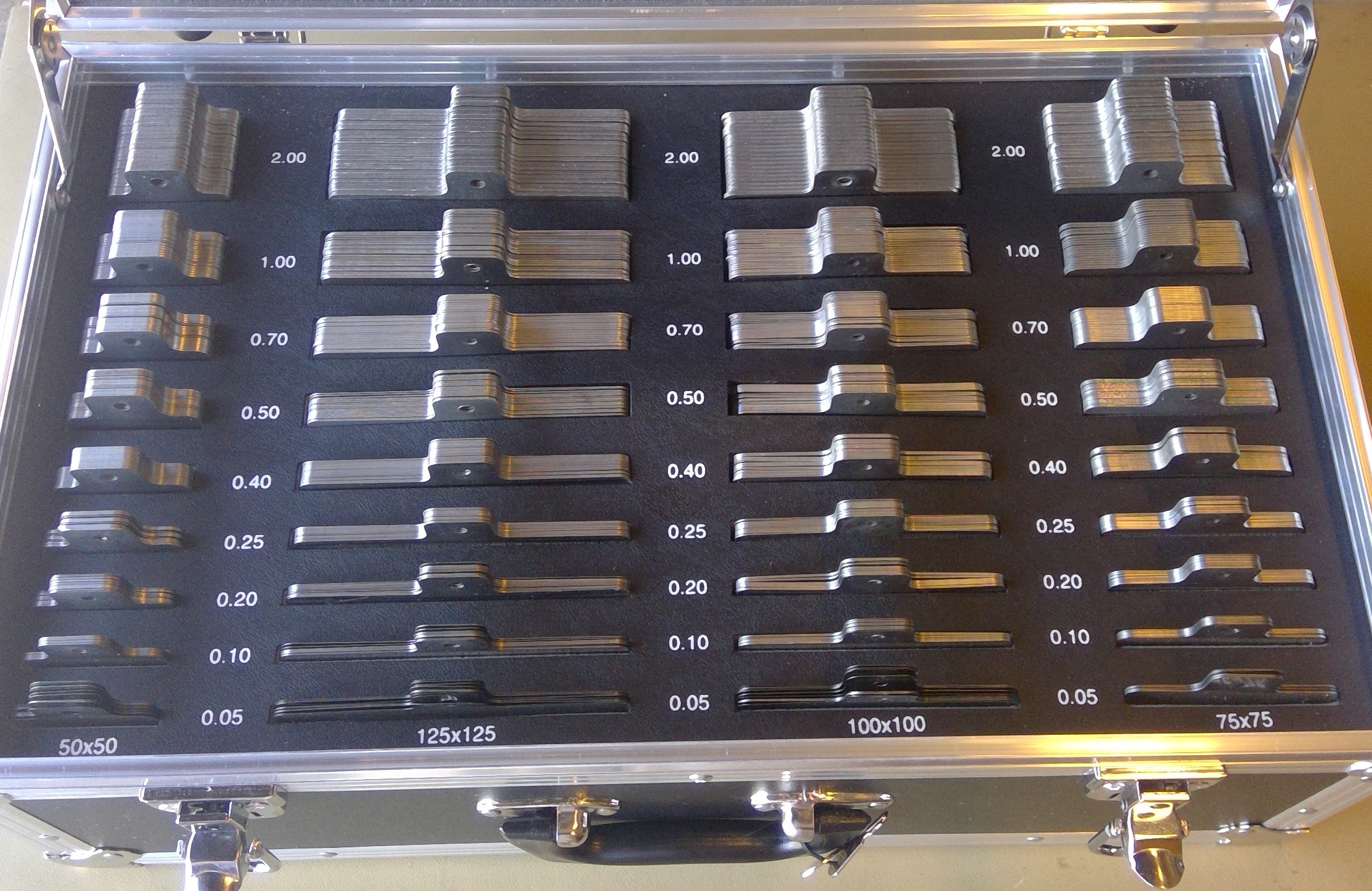 Grande valise de cales 