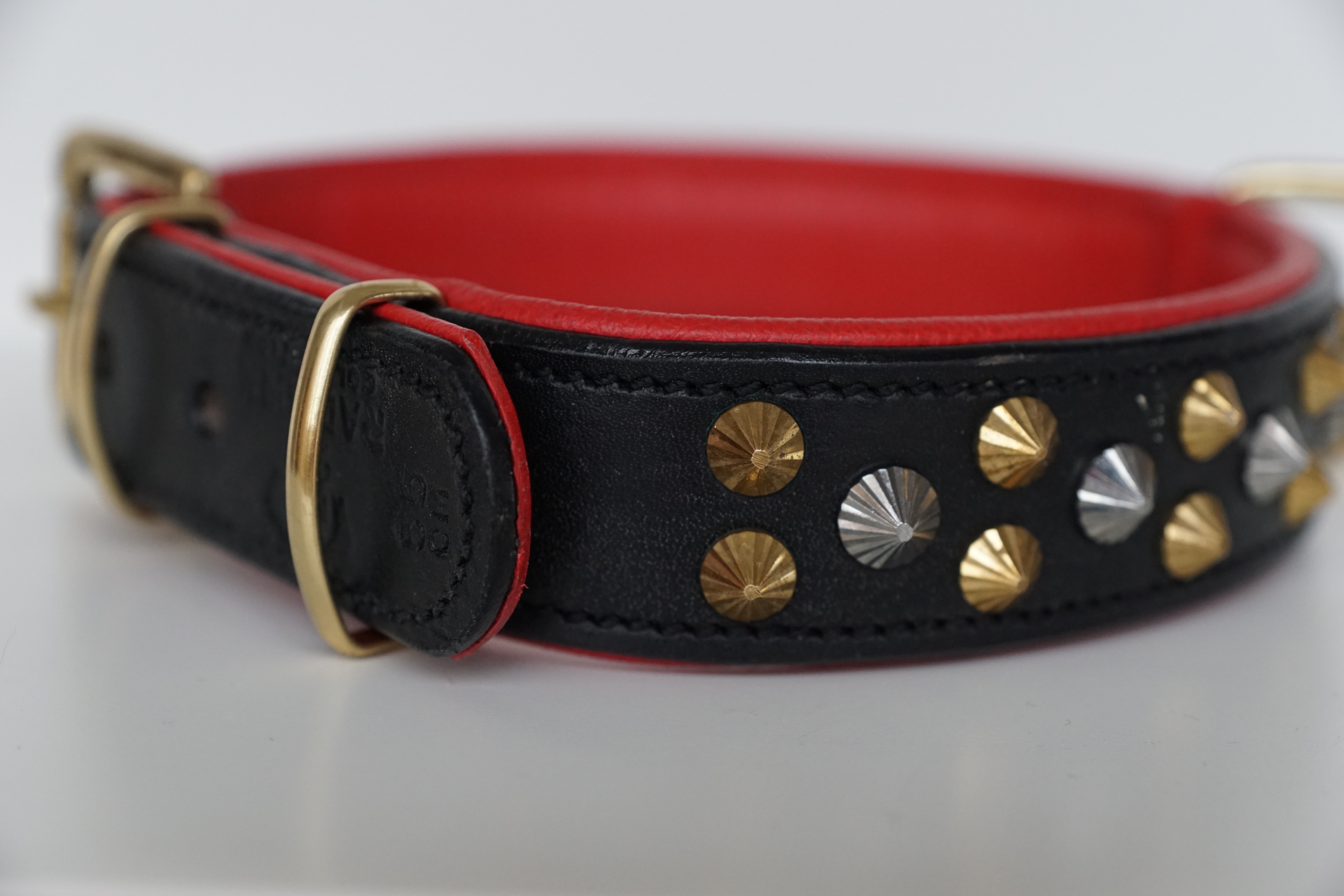 Raddna Collection Calix Black/Red With Rivets In Brass & Stainless Steel - 2