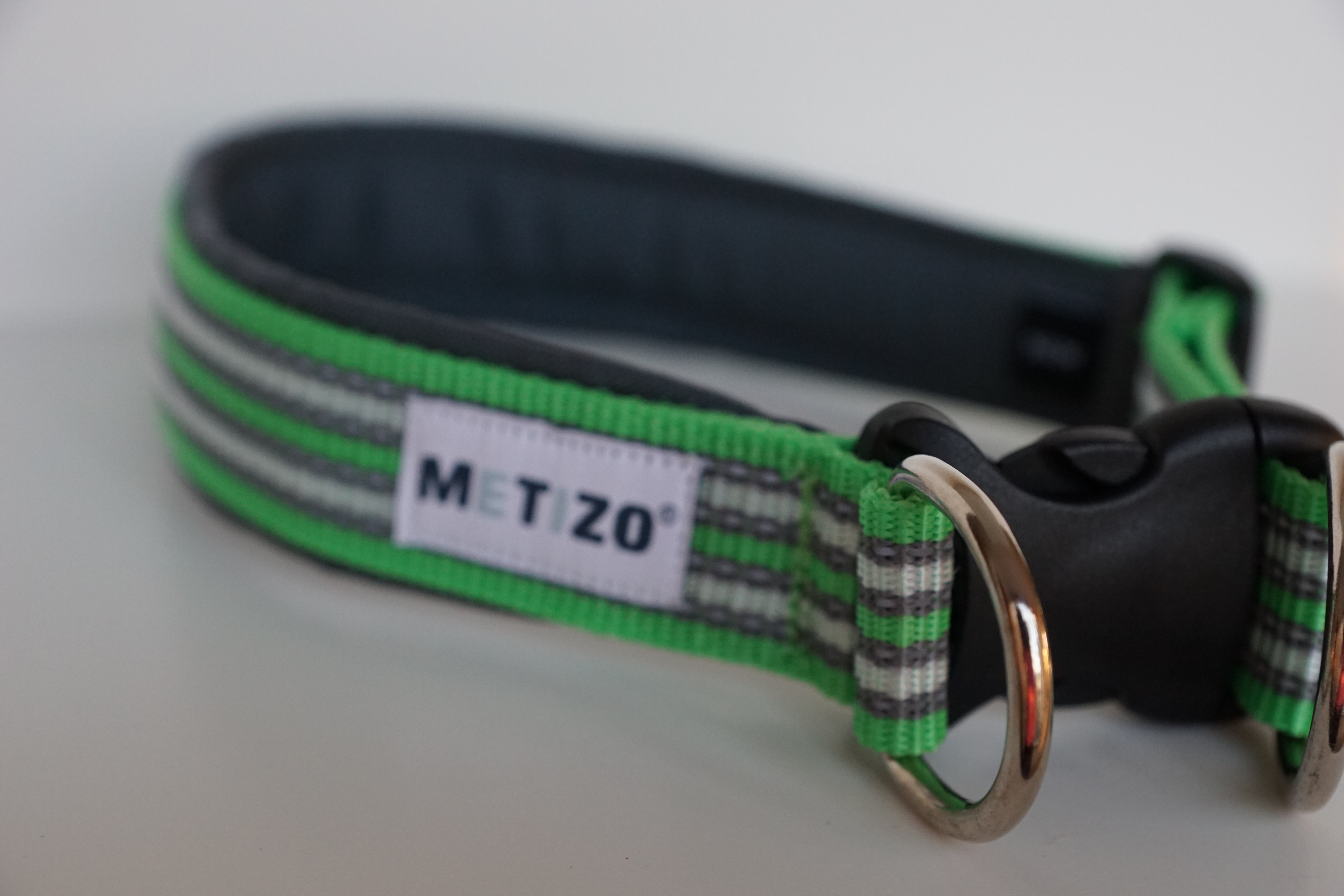 METIZO NECKLACE SOLID GREEN