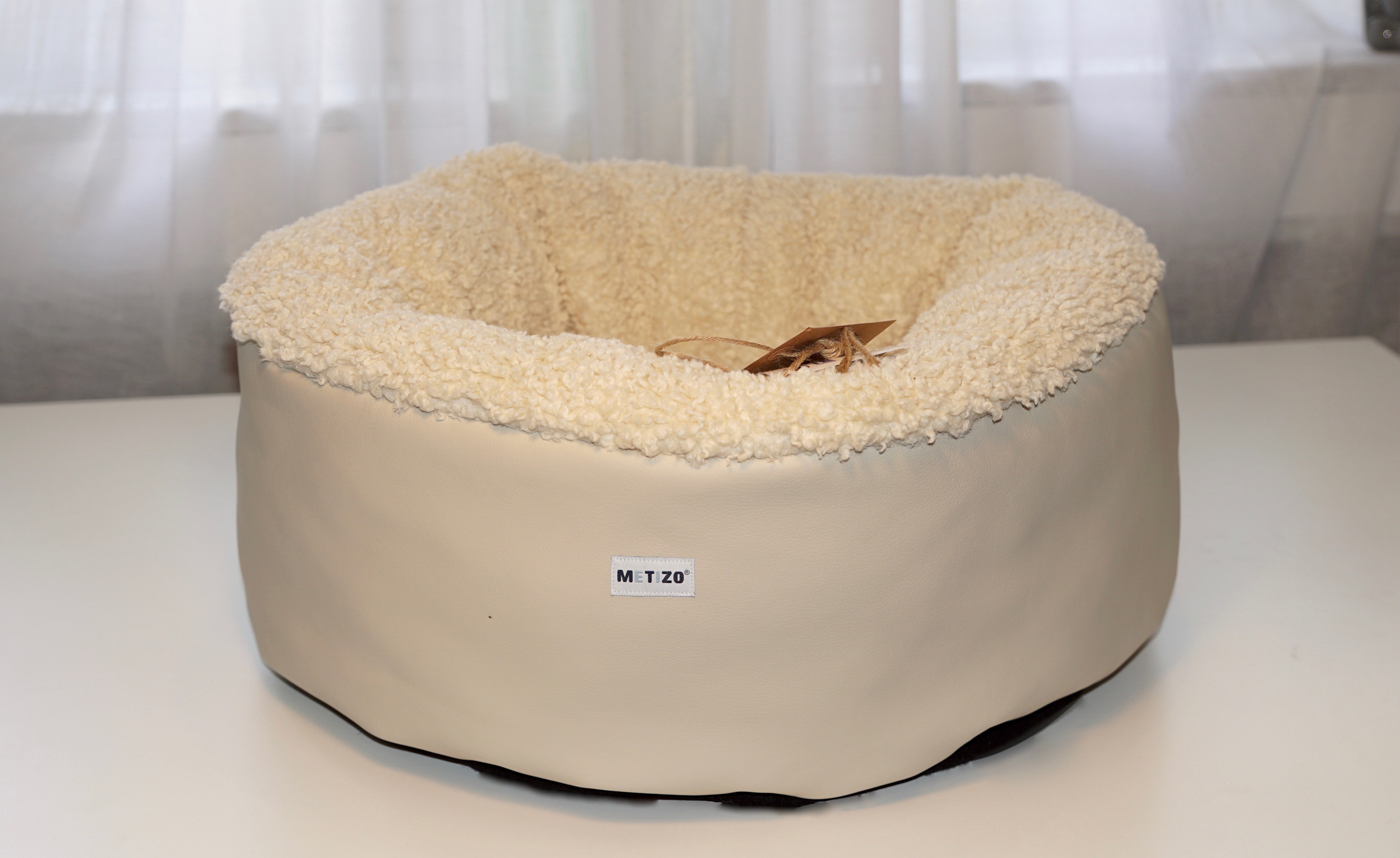 METIZO DEZIGN Bed Beige