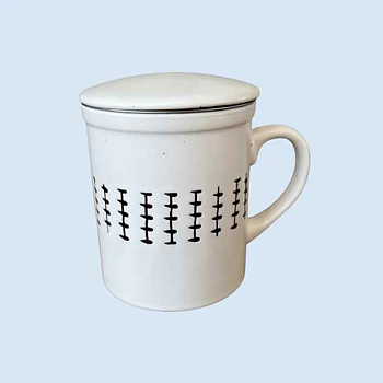 Mug Gura (Cream) with Lid and Tea strainer.