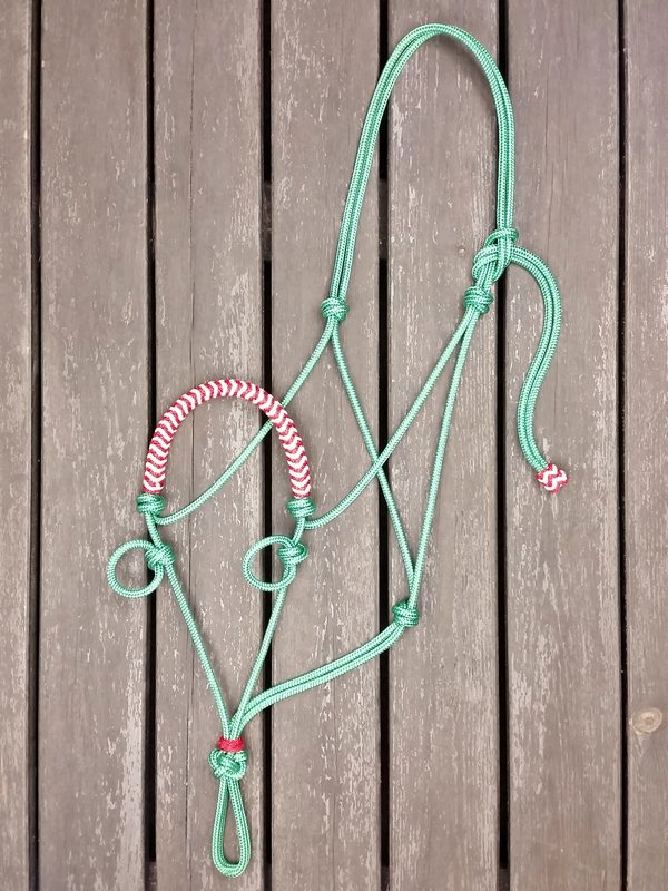 Flätad sidepullrepgrimma med öglor