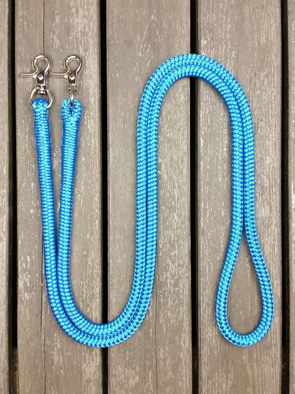 Loop reins with permanent snaps