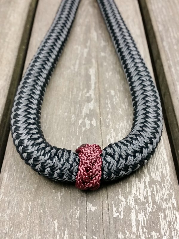 Loop reins with permanent snaps and middle marker - 6
