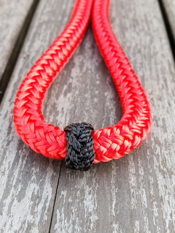 Loop reins with permanent snaps and middle marker - 3