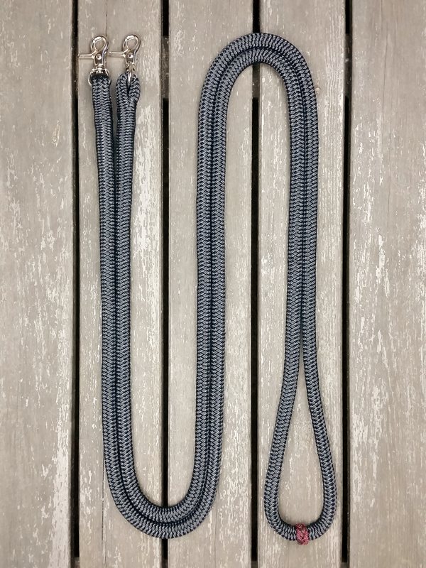 Loop reins with permanent snaps and middle marker - 4