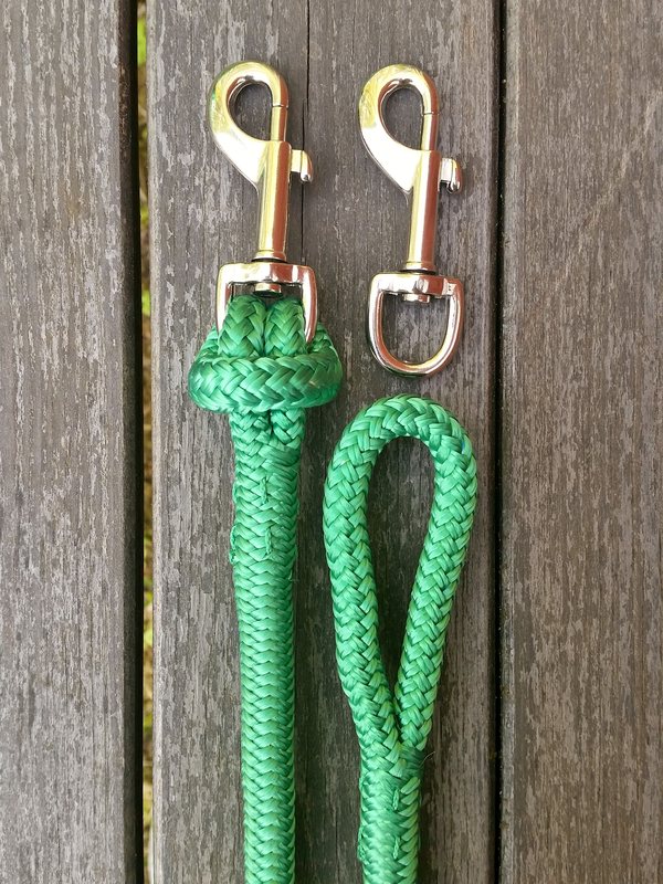 Split reins with removable bolt snaps and four-strand braid tassels - 2 x 2,40 m, Green - 2