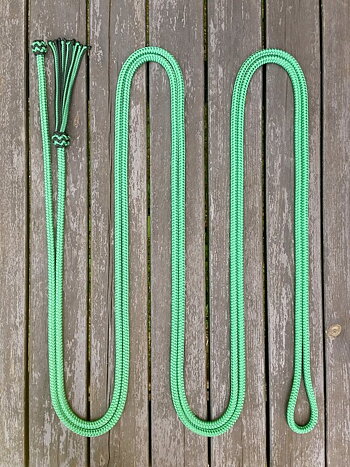 Mecatetygel med ändknop och tofs - 10 mm, 6,70 m, Grön