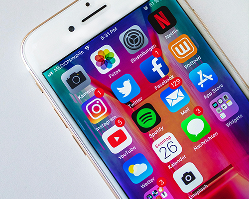 Öka dina försäljningar med social commerce: Integrera sociala medier i din E-handelsstrategi