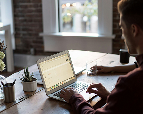 Hur du väljer rätt E-handelsplattform: vad Abicart, Shopify, WooCommerce och andra kan erbjuda