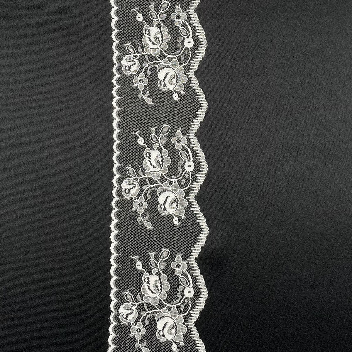 Retro Lace Roses White 