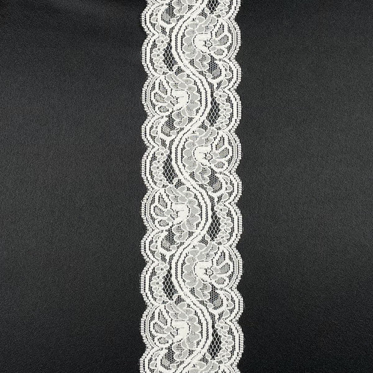 Retro Lace Roses White