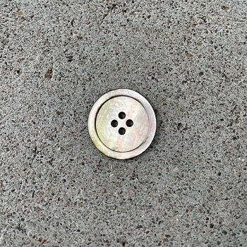 Pärlemorknapp 22mm beigeskimrande