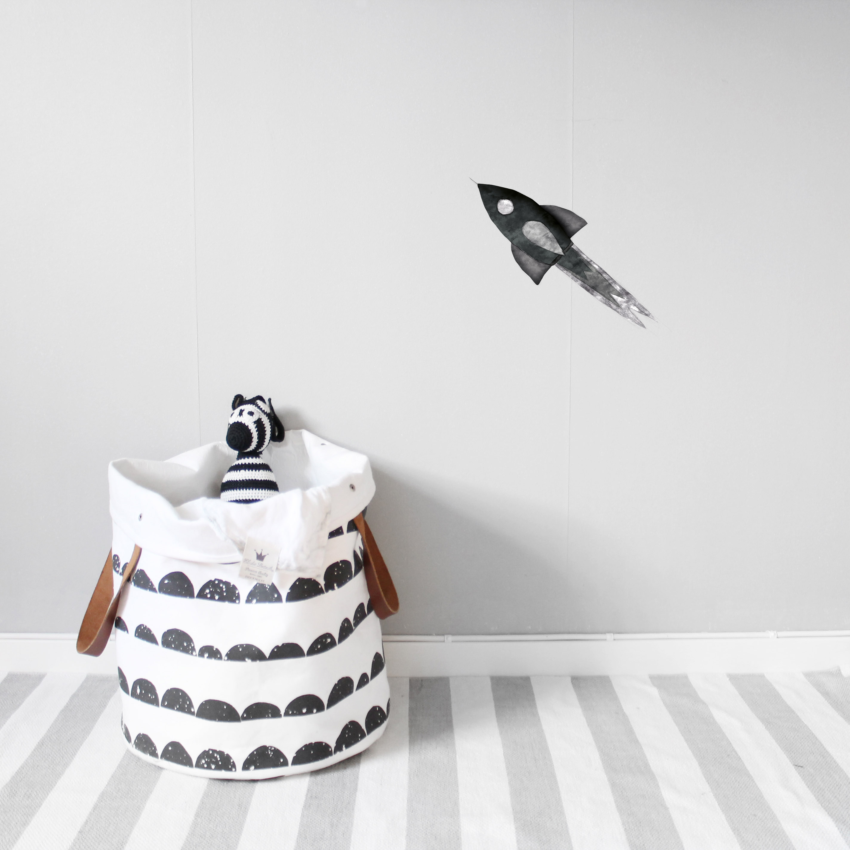 Nearly black Rocket - 2