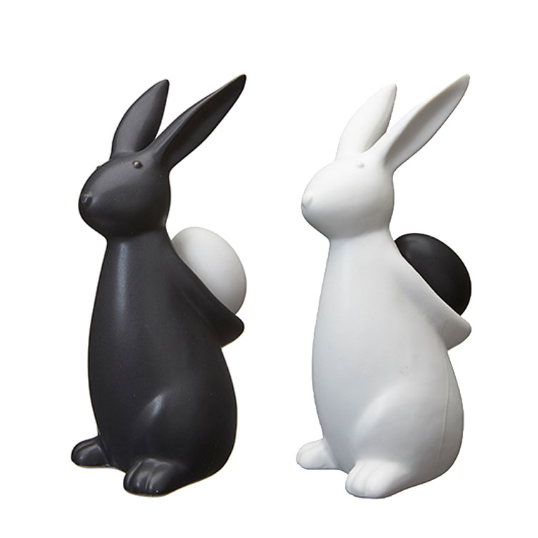 Hare med ägg bakom ryggen - Vit - 2