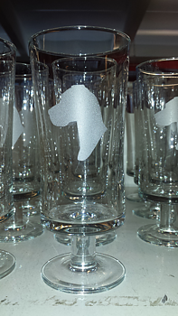 Ölglas med blästrat Grand danois huvud