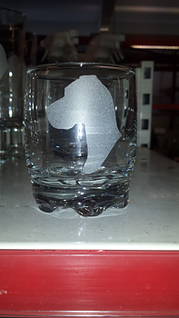 Whiskey glas med blästrad Grand danois huvud 
