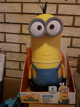 Giant Minions Kevin