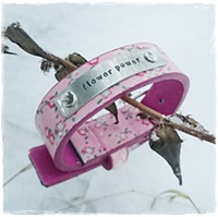 Blommigt armband