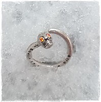 Cool döskalle ring - fire eyes