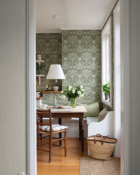 Spring Thicket - 82067