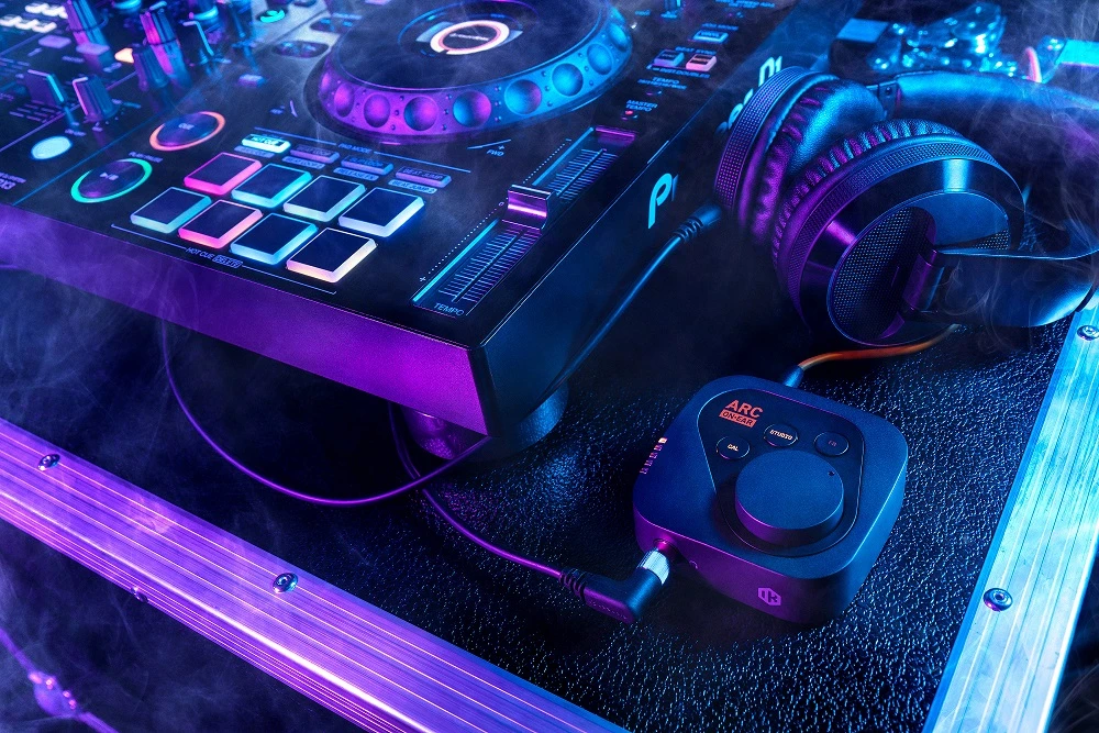 IK Multimedia ARC ON EAR - 13