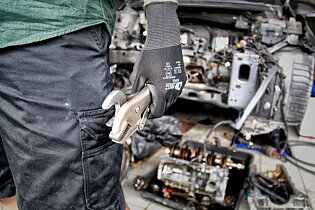 ASSEMBLY GLOVE APUS Soft Touch doubled in PU