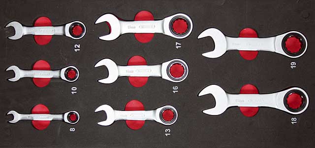 Ring ratchet wrench set w/ U-grip stubby
