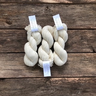 White 3-thread fine wool