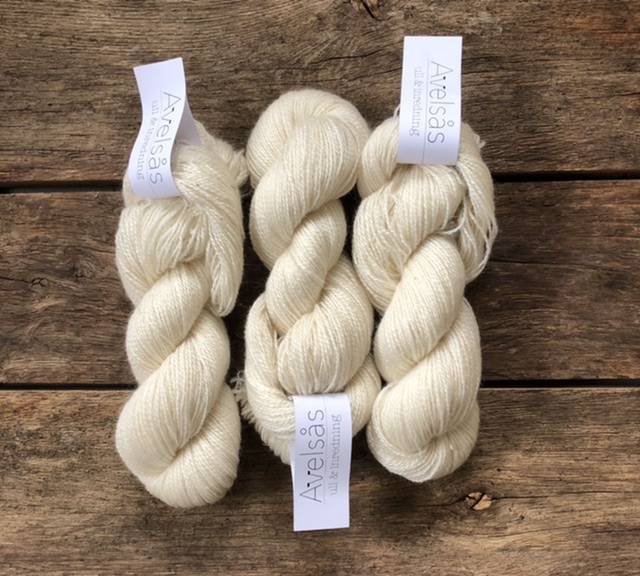 2 Strang Kidmohair-Garn weiß