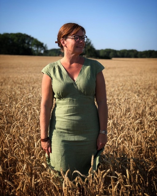Avelsås's dress made of green linen