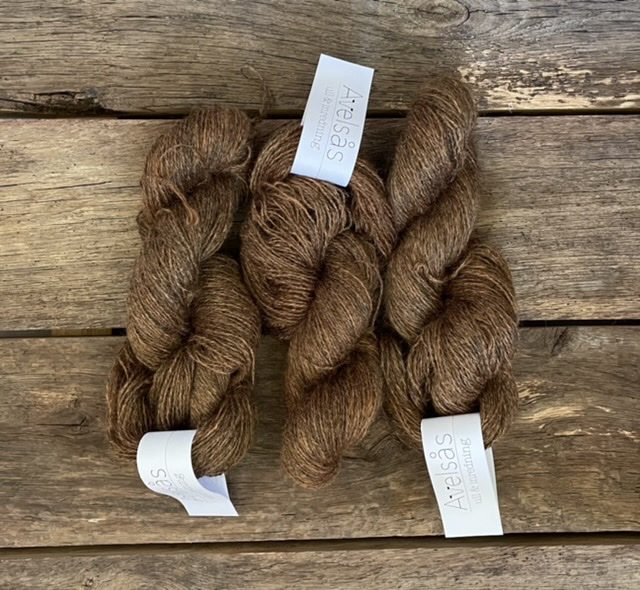 2-fädiges Sockengarn braun schimmernd