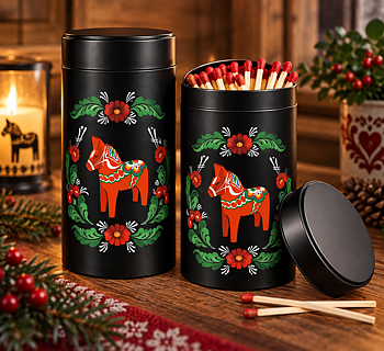 Tändsticksburk Dalahäst & Kurbitskrans – 60 extra långa tändstickor