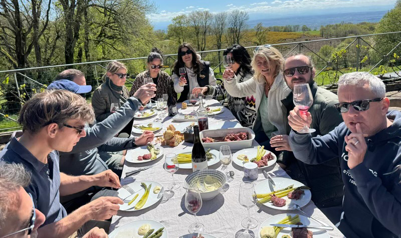 Bonjour VinVänner  Vårens Vinblad är här >>>