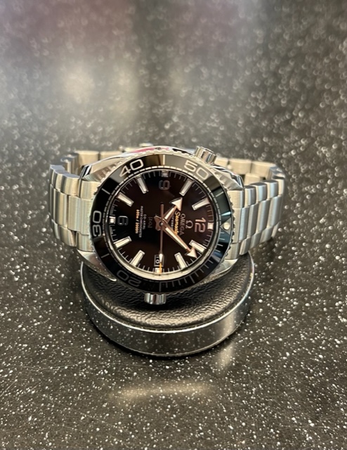 SÅLD 1 augusti 2022 för 45.000:- Omega Seamaster Planet Ocean 600M Co-Axial Master Chronometer 39,5 svart
