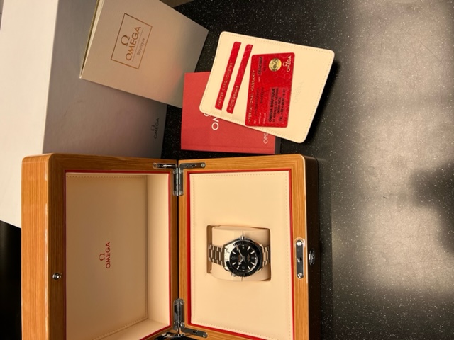 SÅLD 1 augusti 2022 för 45.000:- Omega Seamaster Planet Ocean 600M Co-Axial Master Chronometer 39,5 svart - 3