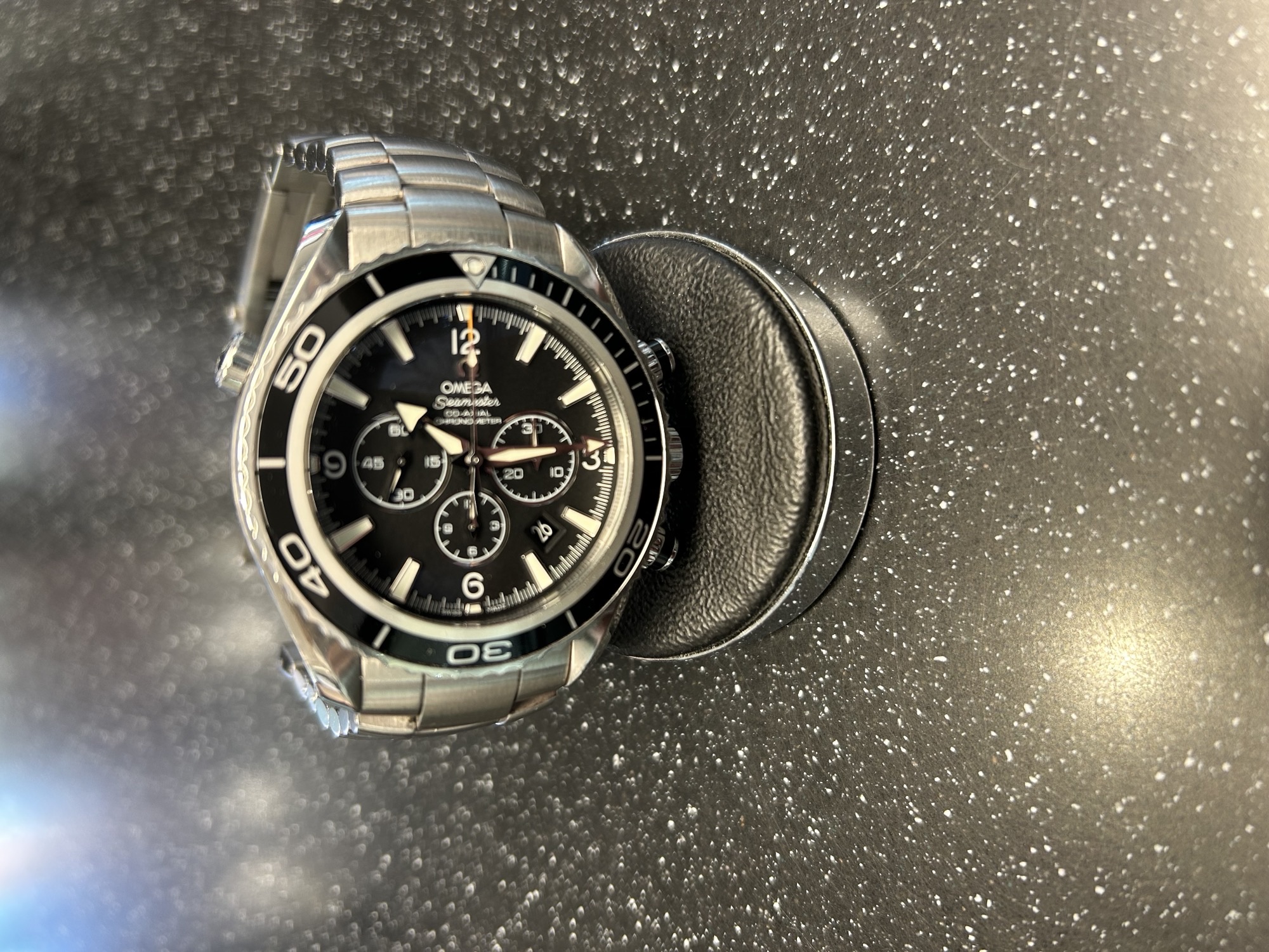 SÅLD 21 september 2023 för 47.000:- Omega Planet Ocean 600M Co-Axial Chronograph 45,5 - 2