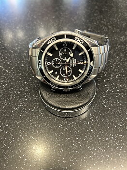 SÅLD 21 september 2023 för 47.000:- Omega Planet Ocean 600M Co-Axial Chronograph 45,5
