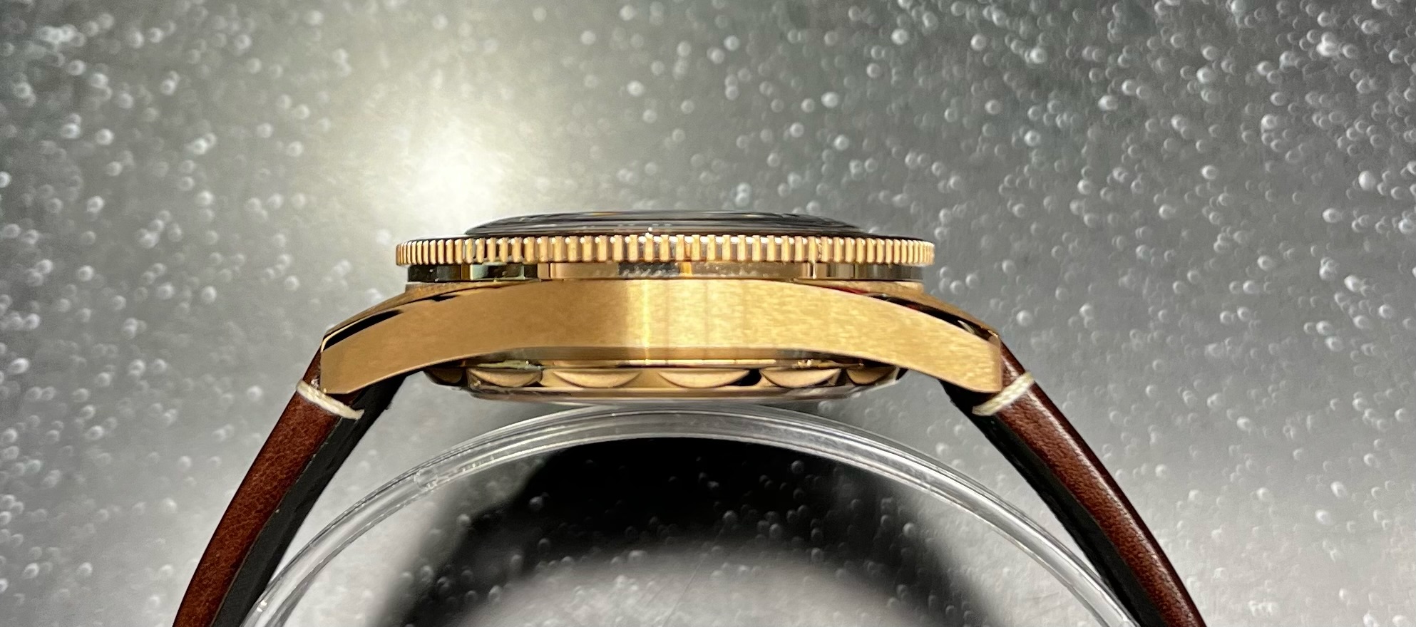 SÅLD 8 september 2023 för 99.900:- Omega Seamaster 300 Master Co-Axial Chronometer 41 bronsguld 9 k - 5