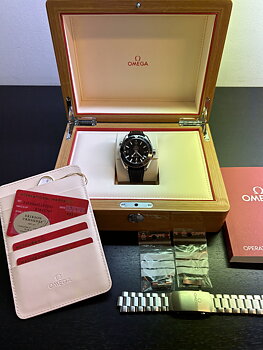 SÅLD 26 juli 2023 för 49.000:- Omega Seamaster Planet Ocean 600M Co‑Axial Master Chronometer 43,5 svart