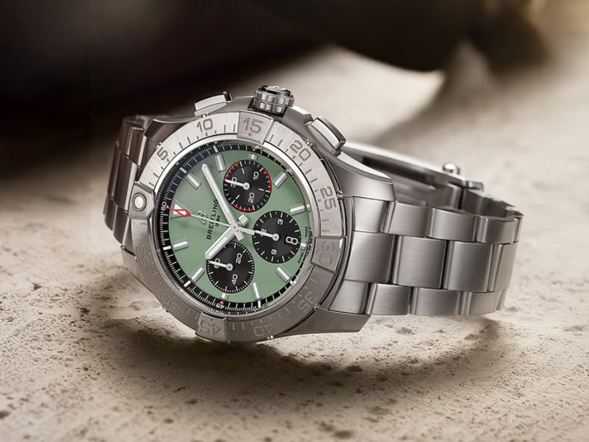 Breitling Avenger B01 Chronograph grön 42